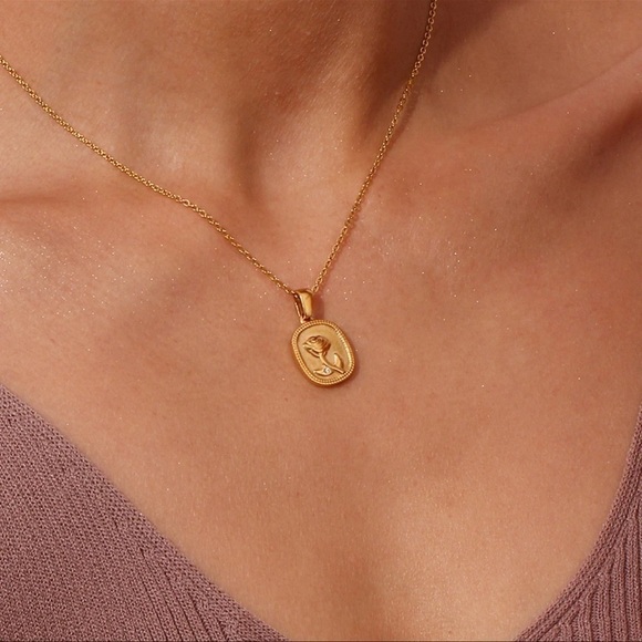 Waterproof 18k gold plated pendant  necklace - Picture 2 of 3